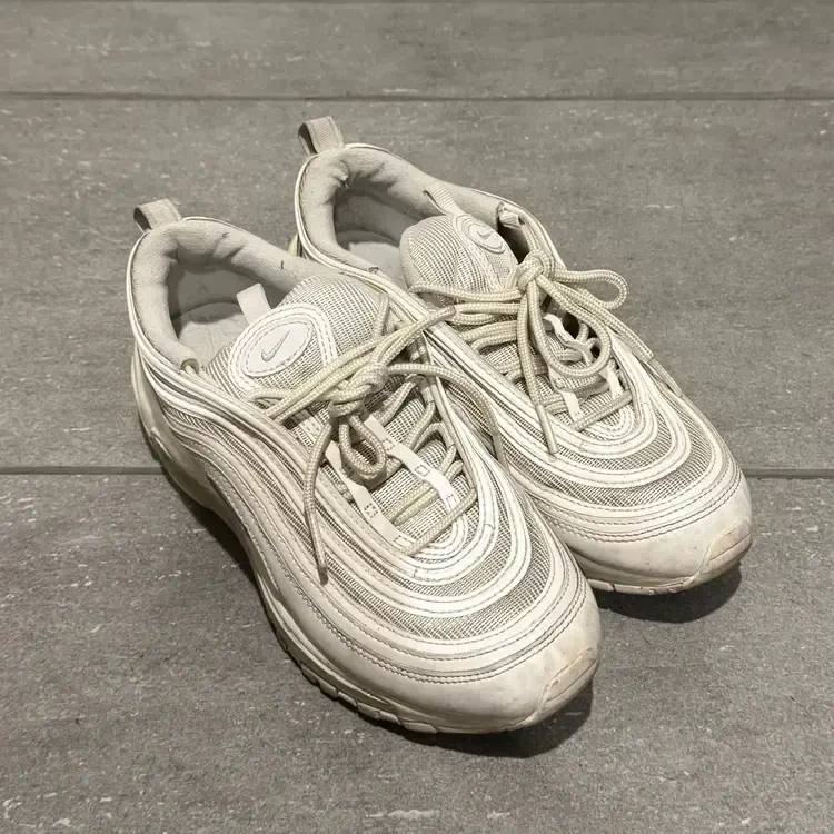 モノトーンコーデに合わせたい！スニーカー2選 #スニーカー部_5