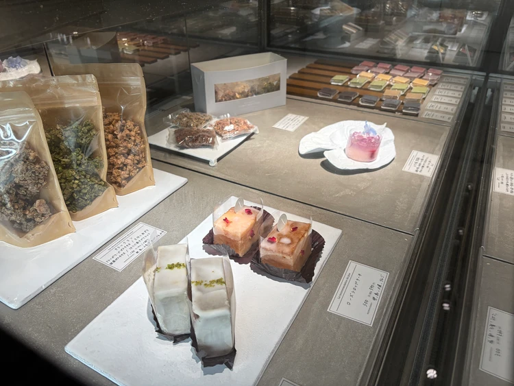 ジェラートも超絶品！芸能人御用達の名店パティスリー『PATISSERIE ASAKOIWAYANAGI(パティスリーアサコイワヤナギ)i』_2_1
