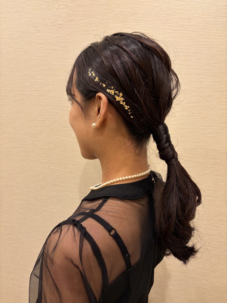 【横浜】3000円以下で結婚式お呼ばれヘア！金箔を散りばめたローポニーアレンジ_1_1