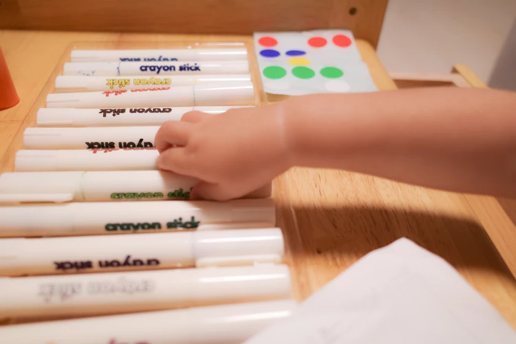 3COINS クレヨンスティック ワーママの味方 夏休み 育児グッズ 育児