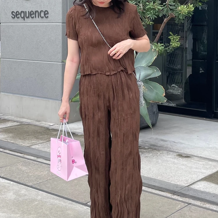 タイ発ブランド「ゴンディッドデザイン」プリーツ素材がこなれ感あり_6