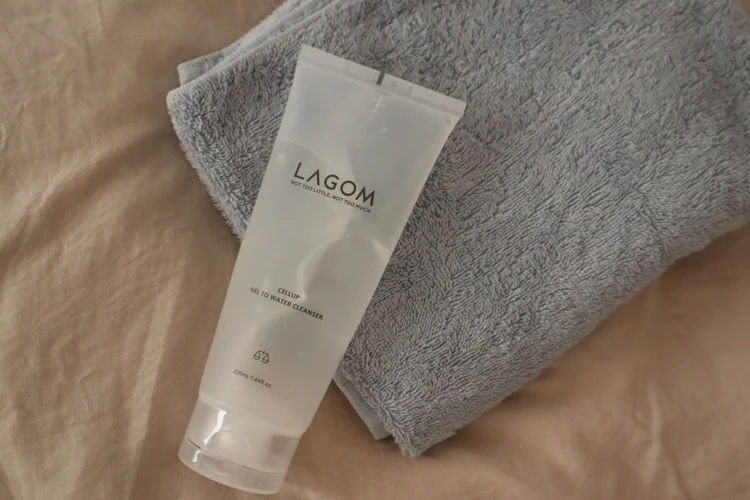 30代　ミドサー　落とす　ケア　クレンジング　洗顔　朝　LAGOM　ラゴム　ジェルトゥウォーター　クレンザー　人気　愛用　リピート