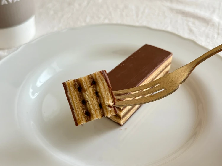 コーヒーと楽しむ無印のオペラケーキ