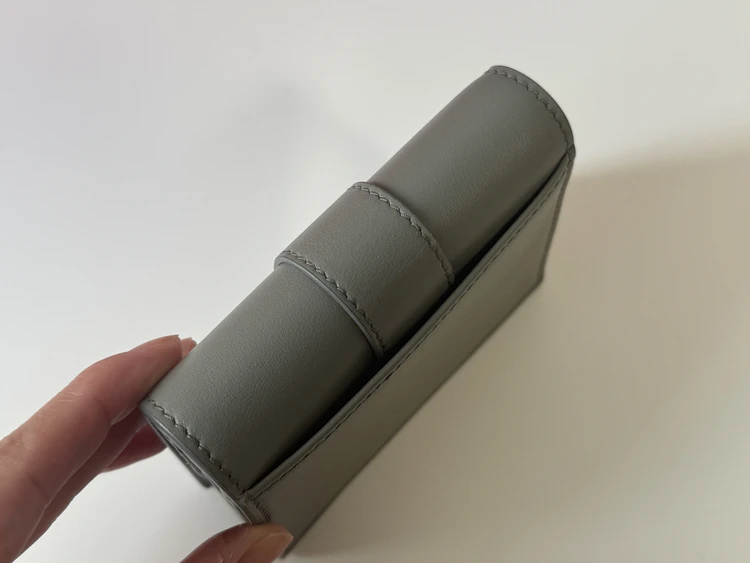 収納力の高さを写真で説明中