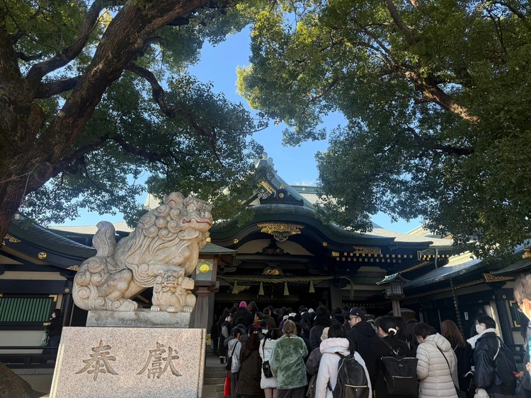 穴八幡宮　休日の様子