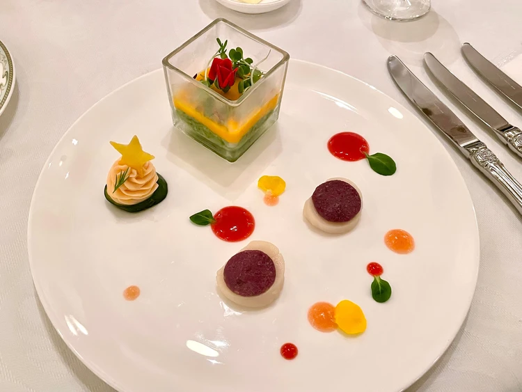 「S.S.コロンビア・ダイニングルーム」スペシャルコース