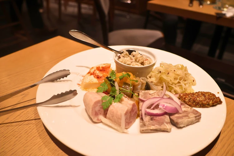 【日本橋】ビール消費量世界一！チェコ独特の飲み方を都内ビアバーで🍺【宵酔探訪】_7_1