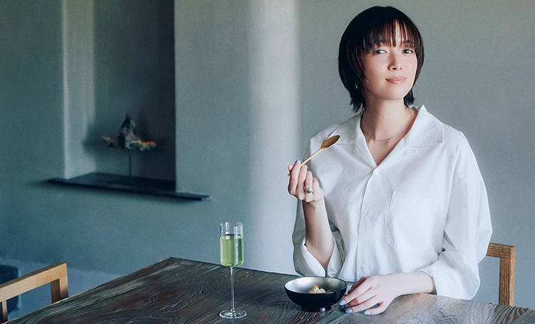 佐藤栞里、都立大学の人気店「楳心果（ばいしんか）」で新感覚の和菓子を堪能！【もぐもぐしーさんぽ】