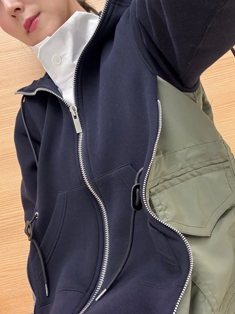 白シャツ×hoodieで休日コーデ【sacai】_2