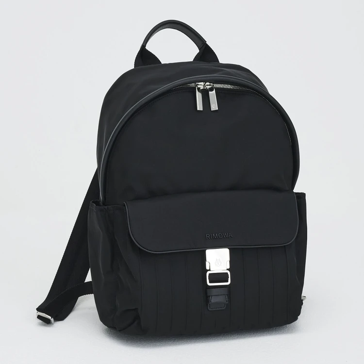 人気ブランドの通勤バッグにA4書類＆PCほか通勤アイテム全部入れてみた（写真）_0