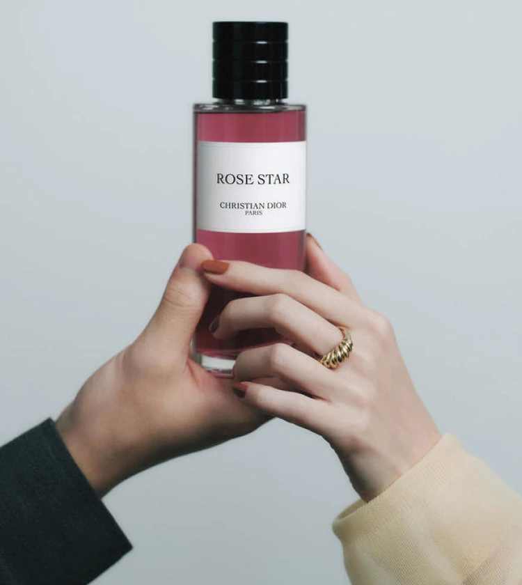 【パートナーと楽しむ香水23選】シェアする、重ねる、一歩先の香水の楽しみ方を提案