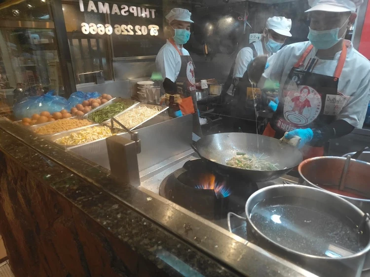 ティップサマイ　バンコク　本店