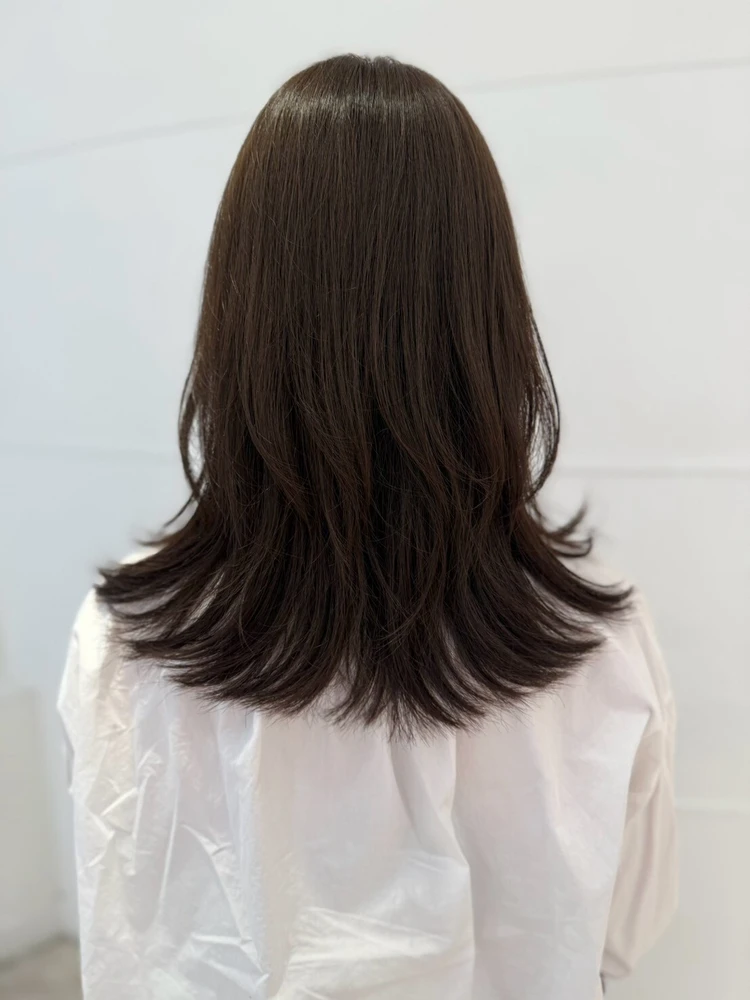 30代 髪型・ミディアムのバック