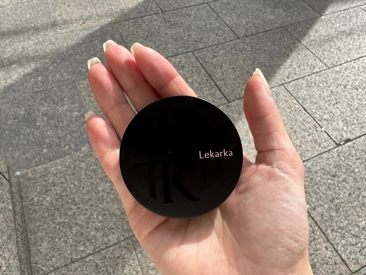 【スキンケアする実力派フェイスパウダー】Lekarkaの手のひらサイズパウダーで夏を乗り切る！_6