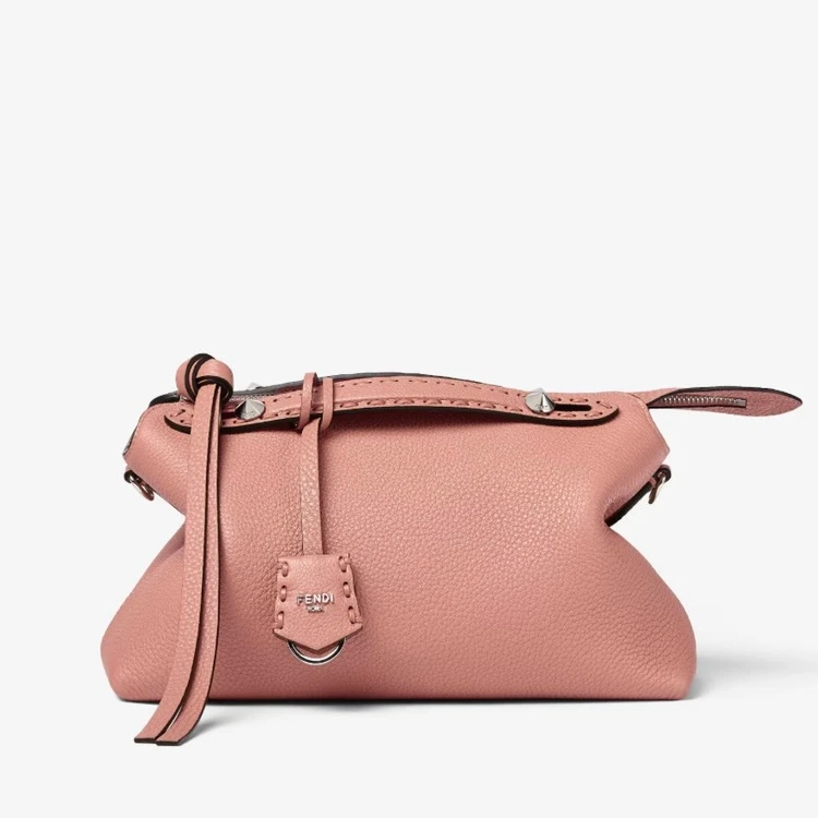 「FENDI（フェンディ）」のバッグ「バイ ザ ウェイ セレリア ミディアム」