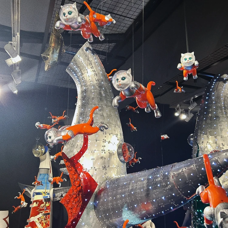 ヤノベケンジ「宇宙猫」