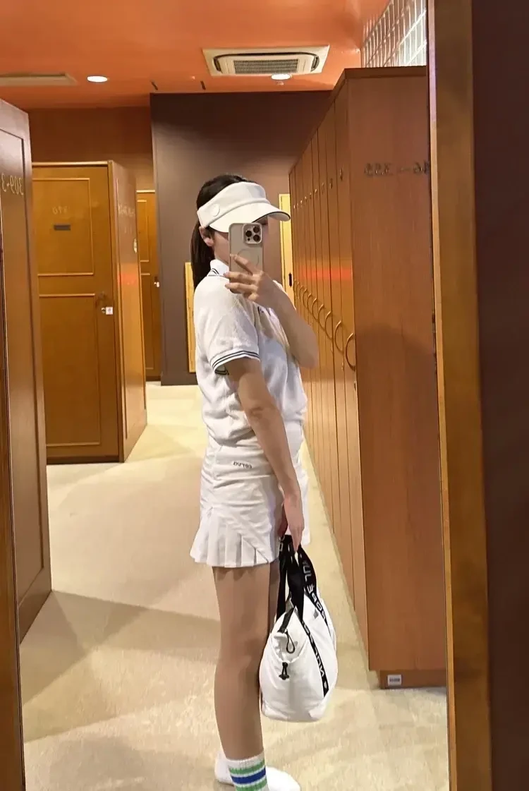 【30代女子ゴルフコーデ】この春は明るい色にも挑戦したい私の、お気に入りベーシックゴルフコーデ_1_1