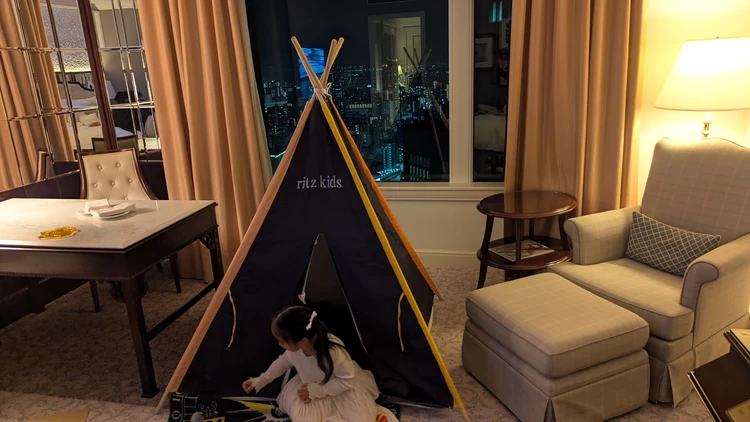 お部屋にテント