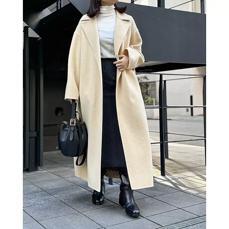 うす軽リバーロングコート