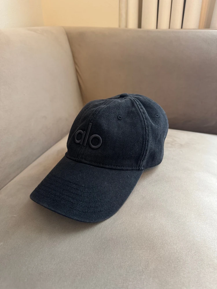 大人のキャップコーデはジャケットと合わせて🤍_2_2