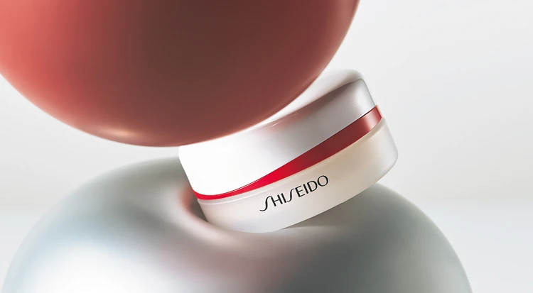 【2025年下半期ベストコスメ】ベストベースメイク大賞は「SHISEIDO」の美容液パウダーが受賞！