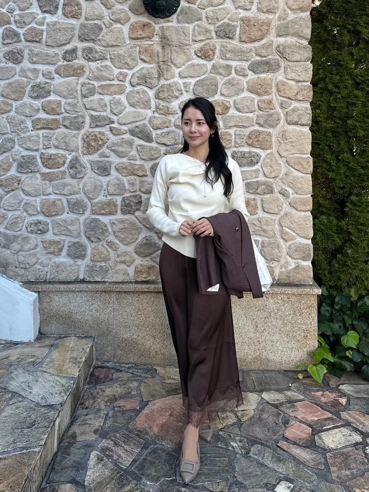 スカートとジャケットを合わせて可愛いコーデ