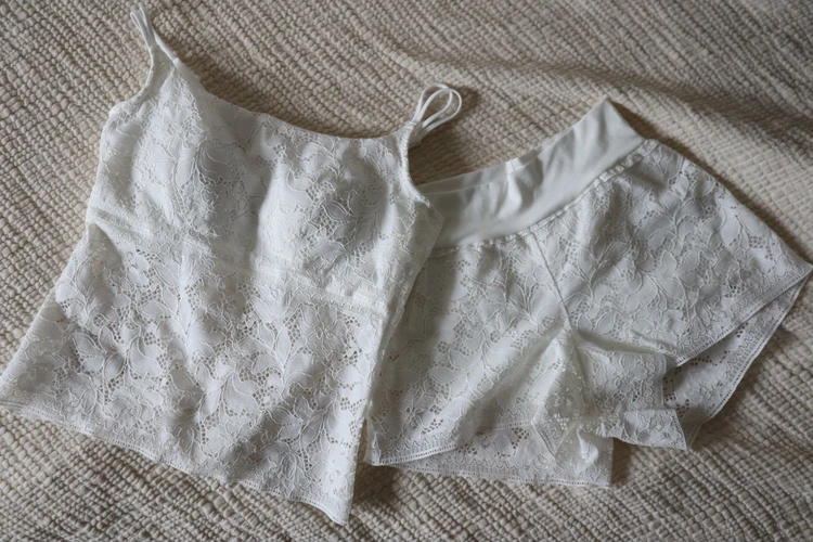 BRADELIS New York ブラデリス　ニューヨーク　表参道　フィッティング　体験　補整下着　育乳　ノンワイヤー　レーシィブラキャミ　新作　お土産