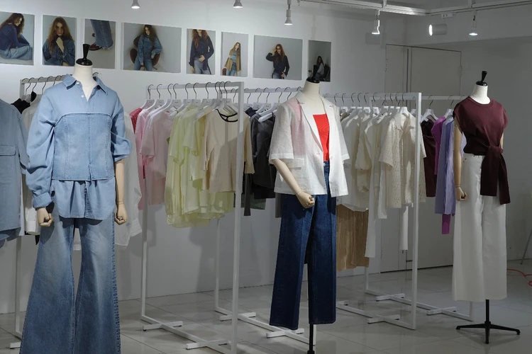 YANUK(ヤヌーク) 2026SS展示会レポ|脚長効果抜群の本命デニム_3