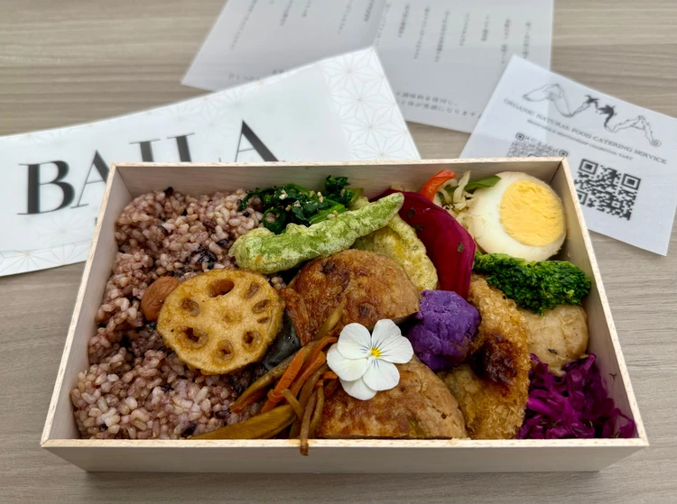 イベントで提供されたAMAの色とりどりのお弁当