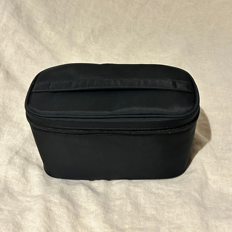 無印良品のナイロン手付ポーチ