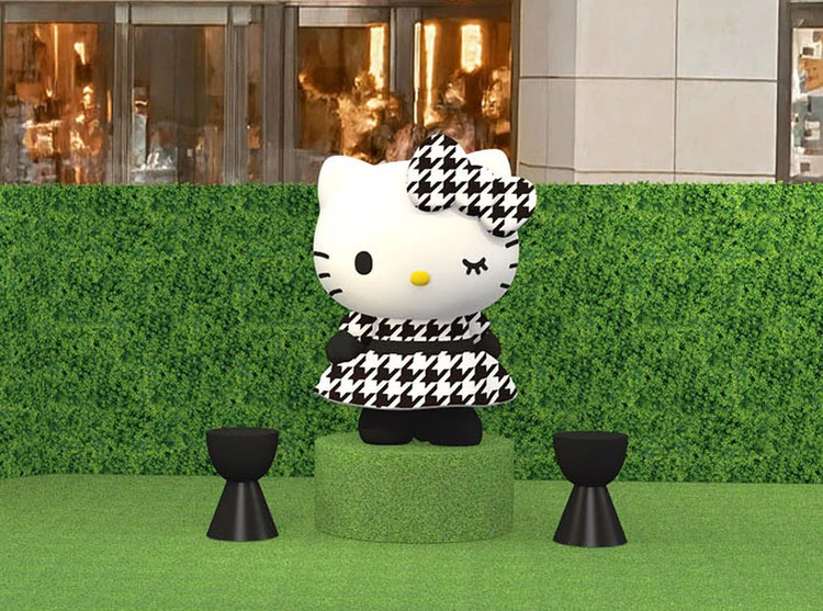 「HELLO KITTY’S PICNIC GARDEN」ハローキティのオブジェ