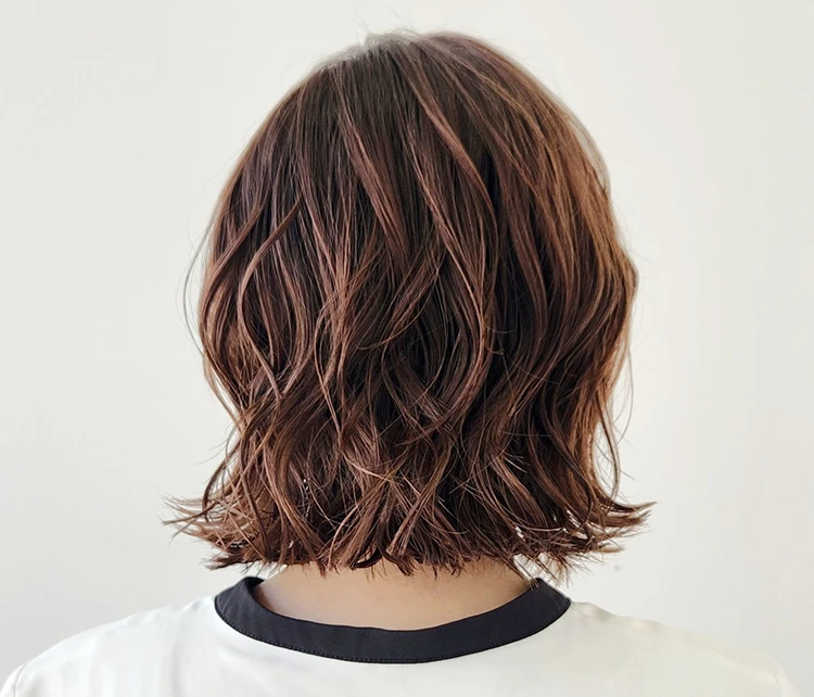 華奢見えふんわりボブ　バック