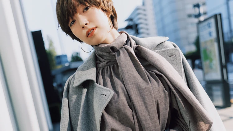 【2026年は大きめボウタイのブラウスが旬!】一枚持っておきたい主役級トップス7選