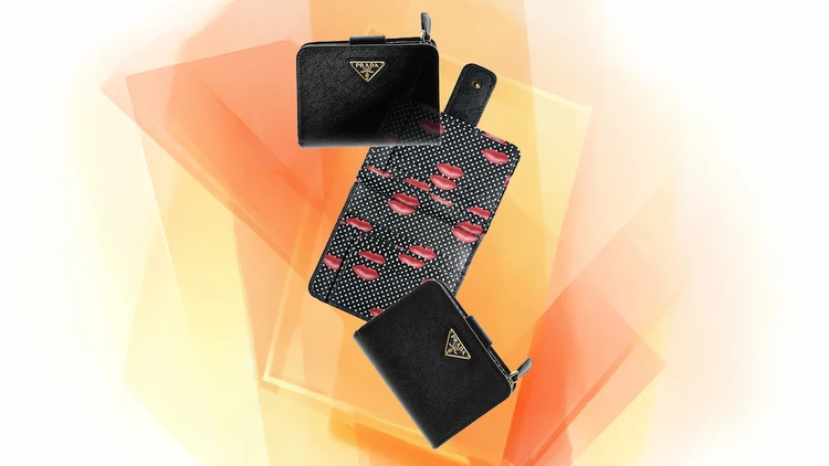 プラダ 二つ折りウォレット ブラック