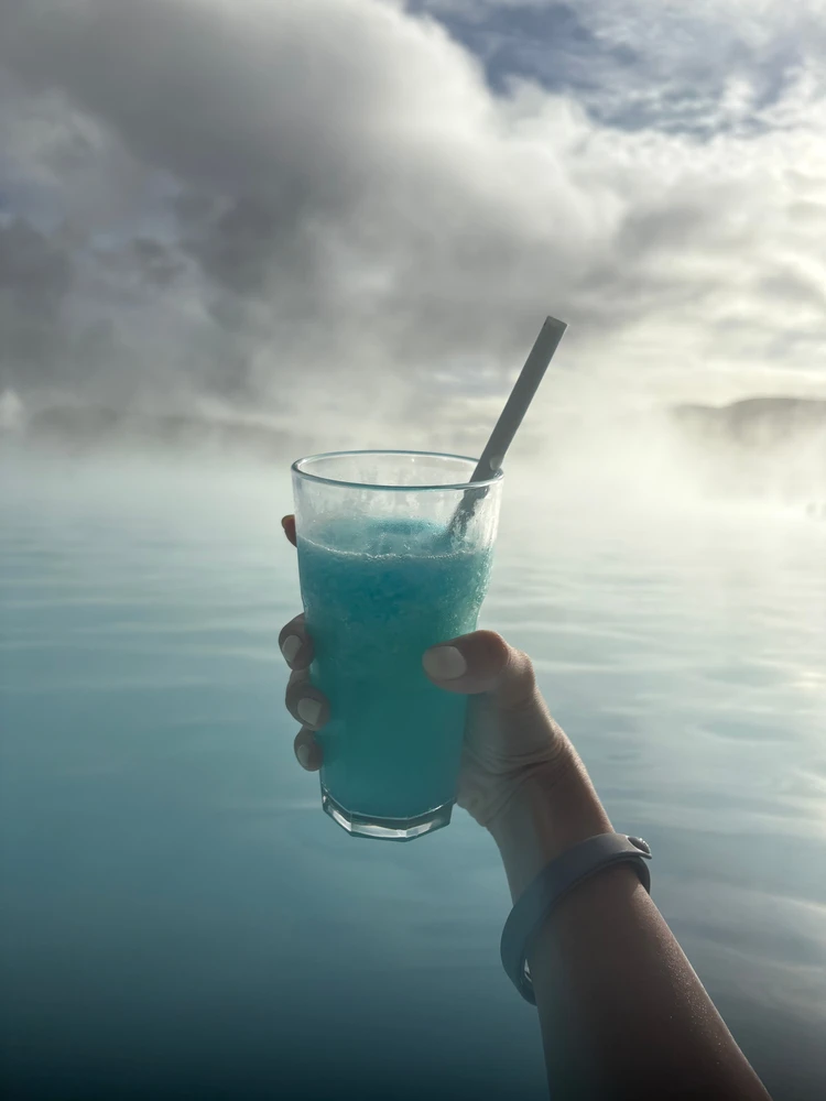 火山に囲まれて泥パック！？ 北欧・アイスランドの絶景温泉『BLUE LAGOON』を完全レポ #旅行部_10_2