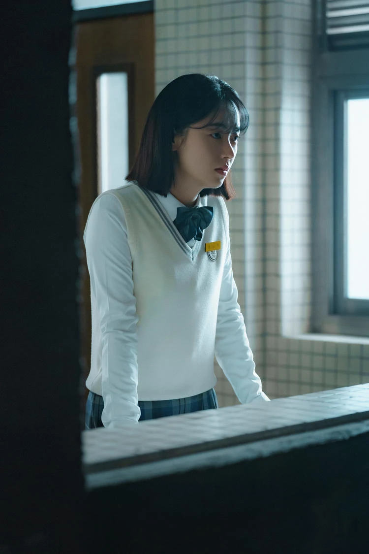 いつかの君に 18歳の別人にタイムスリップして衝撃を受けているヒロイン