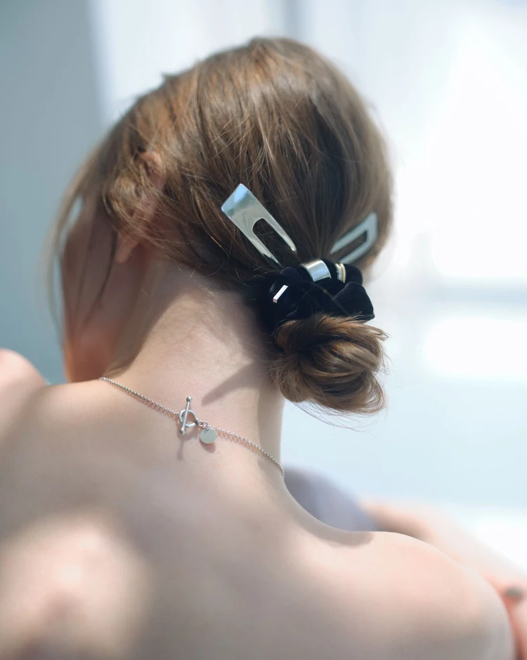 "NN"ヘアスティックセット(シルバー)の3点セットで贅沢にスタイリング