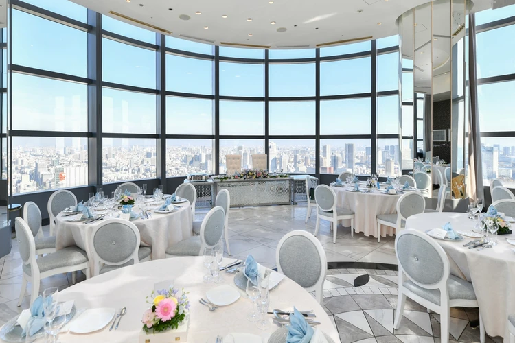グランブリエ東京の披露宴会場　景色がオススメの結婚式　食事が美味しい結婚式　アクセスが良い結婚式場　自由度が高い結婚式　高層階の結婚式場　卒花のリアルレビュー　グランブリエ東京口コミ