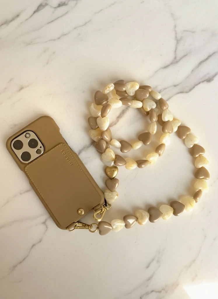 それどこの？」なスマホケース＆チェーン❤️パリ発【LOUVINI