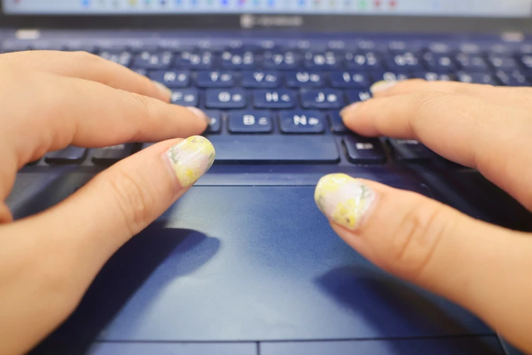 【2026春】指先からブルーミーに♪お花見にときめきネイル2選_2