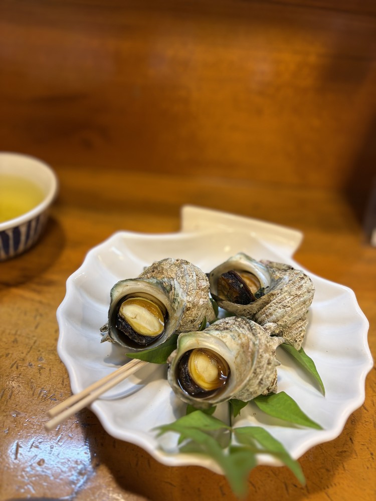お店の上に巨大伊勢エビ!?伊勢の新鮮な海鮮を楽しむならここ_4