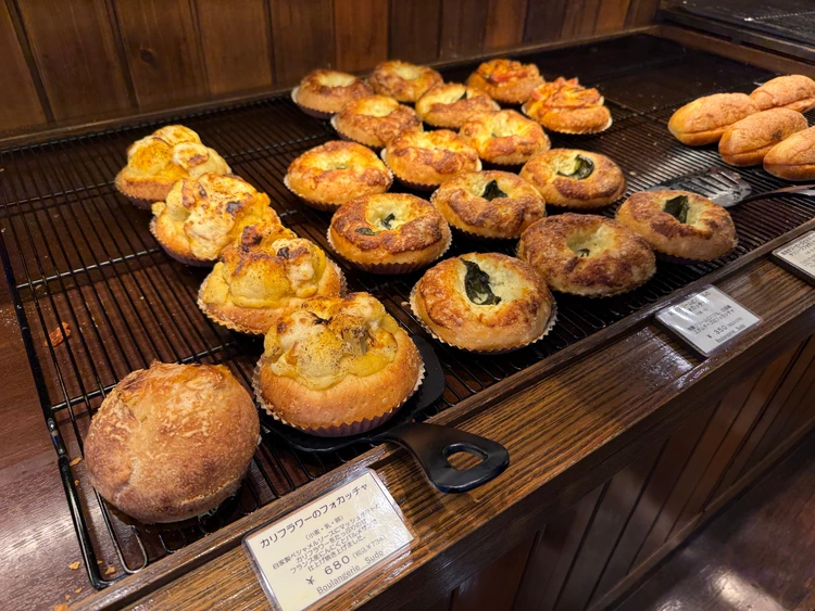 ブーランジェリースドウ フォカッチャは種類が豊富、ノーマルの量り売りもあります