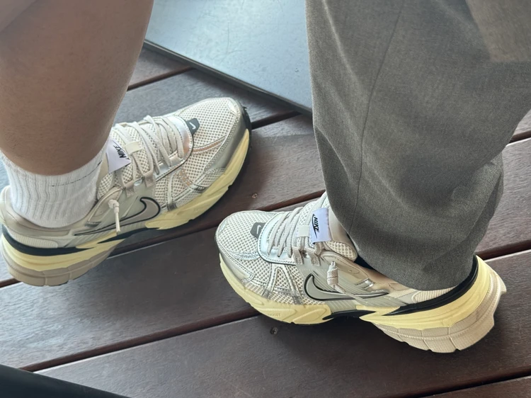  【NIKE V2K RUN】夫婦でお揃いで購入したスニーカー