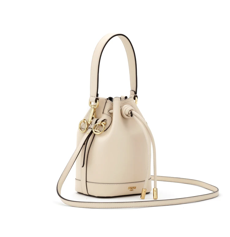 「FENDI（フェンディ）」のバッグ「モン トレゾール」