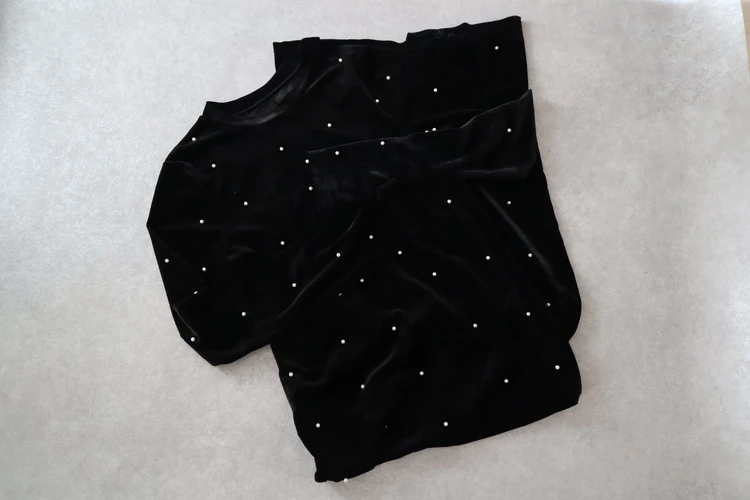 AKTE アクテ　サンプル　セール　2025SS 都内　30代　人気　ベロア　パール　ロング　ドレス　ブラック