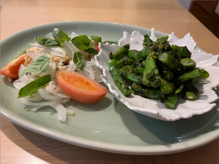 #読書部によるベストレシピ本『有元葉子のおいしい生活空間』とバジルのサラダ_2