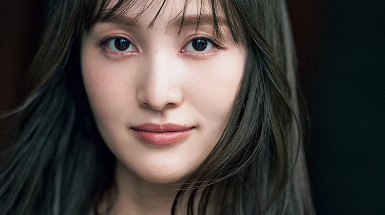 百田夏菜子さんがお手本♡ “巻きたてなのに取れかけみたいな巻き髪”で大人の余裕とこなれ感を