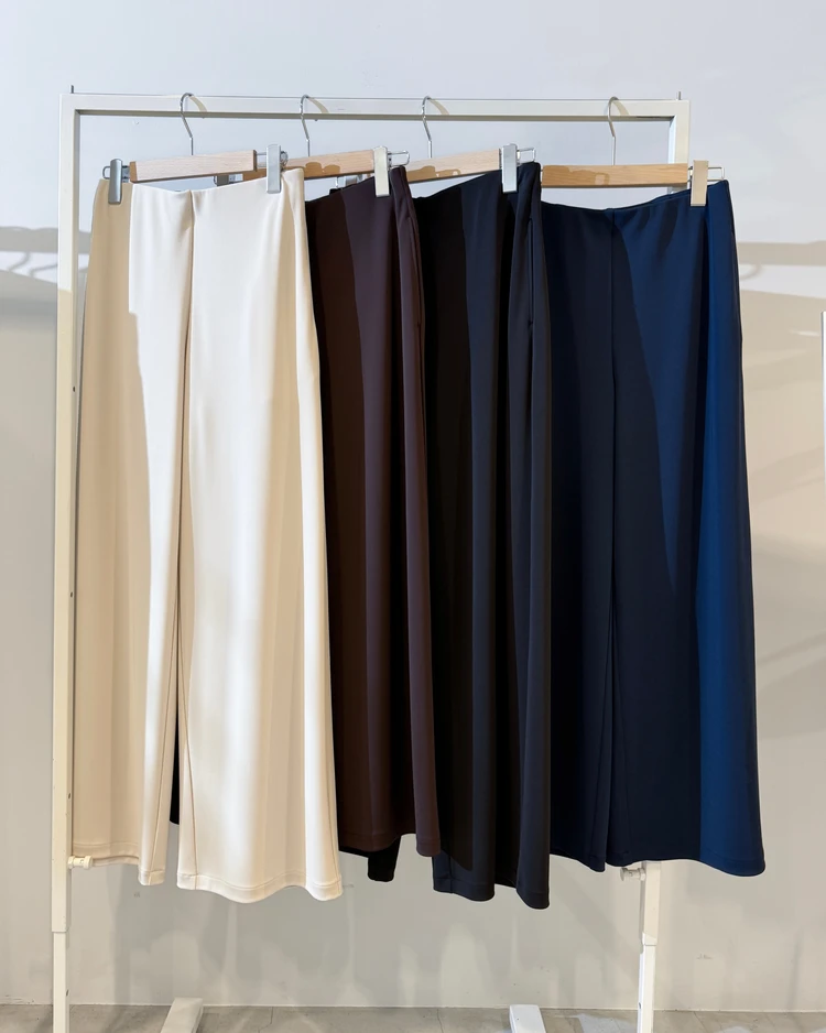 【UNIQLO】【洗濯機で洗える】クレープジャージーストレートパンツ　￥2,990