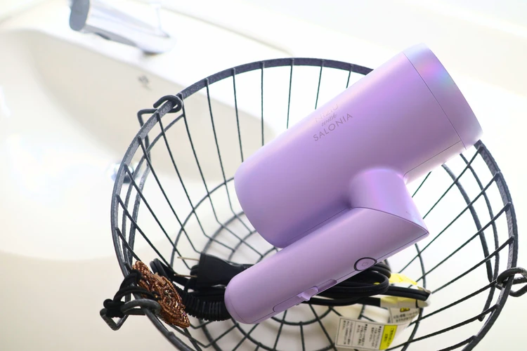 NiziUコラボ！SALONIAの限定色ドライヤーが出張族の私に使い勝手よすぎた【新発売】_10