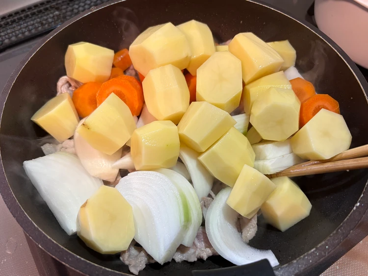 ［我が家の一軍レシピ］料理研究科リュウジさんの『肉じゃが』が感動の美味しさ_4